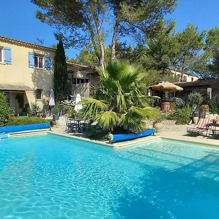ボーケール Les Coronilles Bed & Breakfast エクステリア 写真