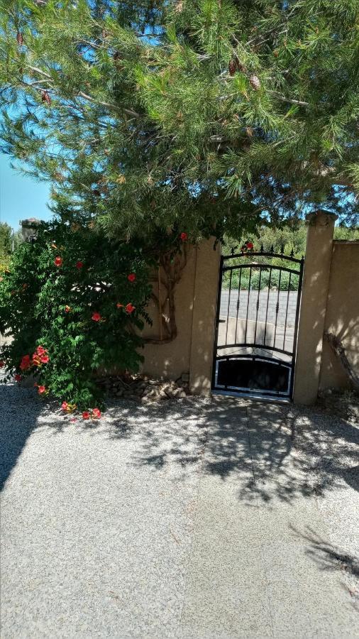 ボーケール Les Coronilles Bed & Breakfast エクステリア 写真